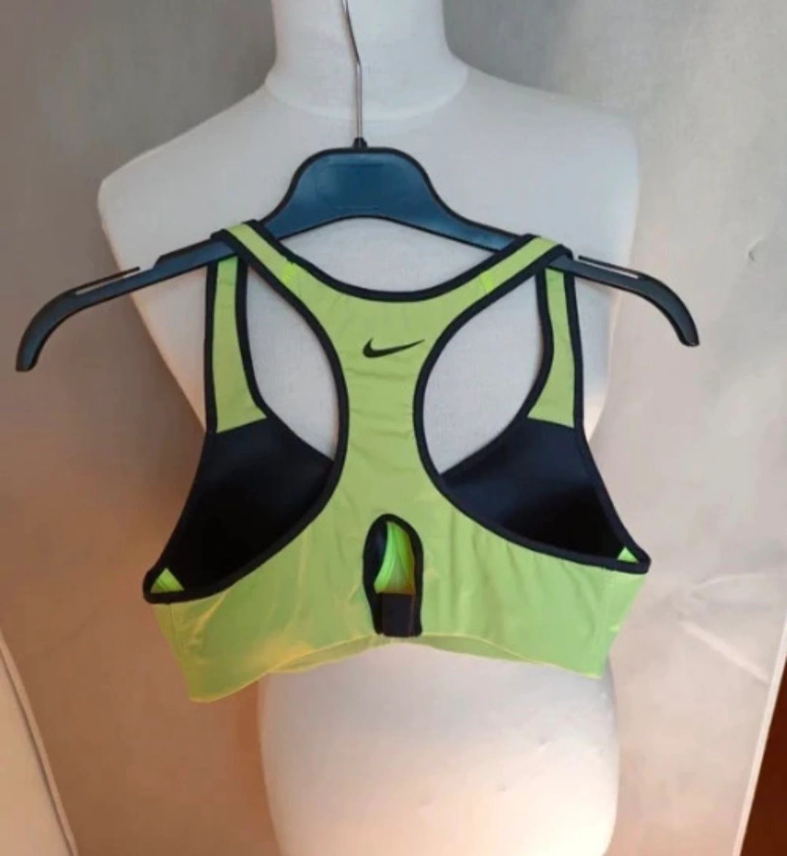 Sutiã esportivo fluorescente amarelo Nike 85B – photo 2
